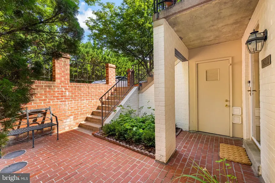 3291 Sutton Pl Nw #d, Washington, DC 20016 - #2