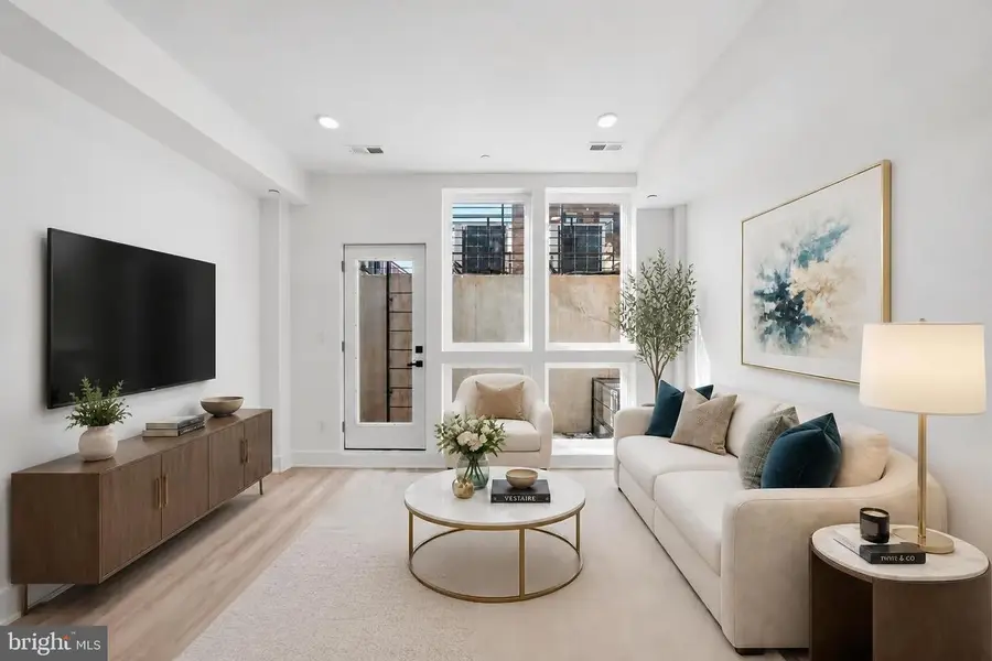 2105 M St Ne #4, Washington, DC 20002 - #2