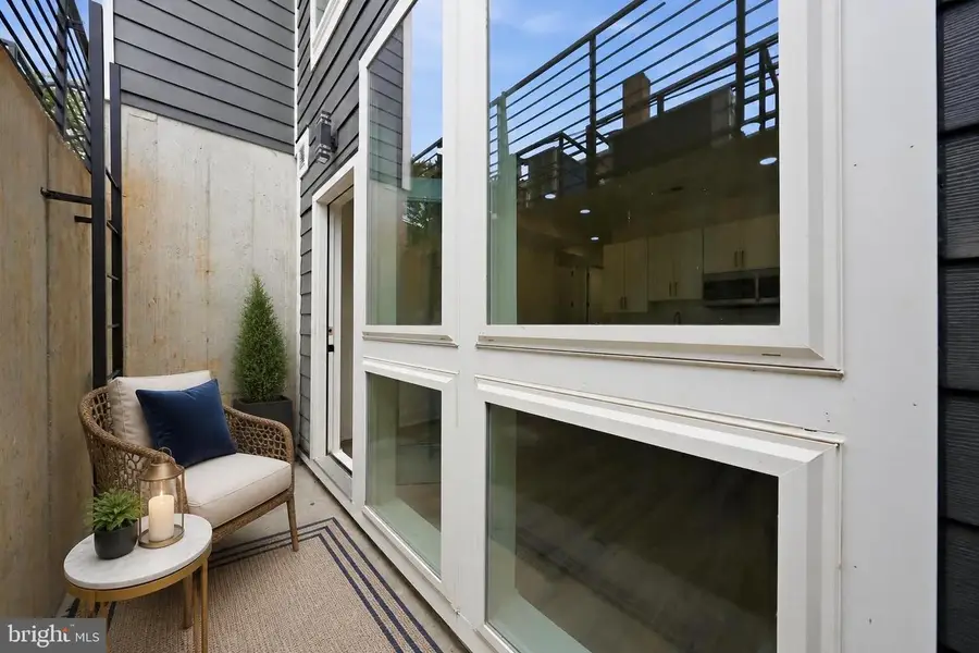 2105 M St Ne #4, Washington, DC 20002 - #3