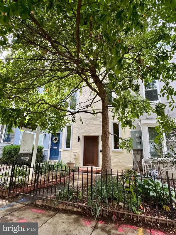 15 15th St Se, WASHINGTON, DC 20003
