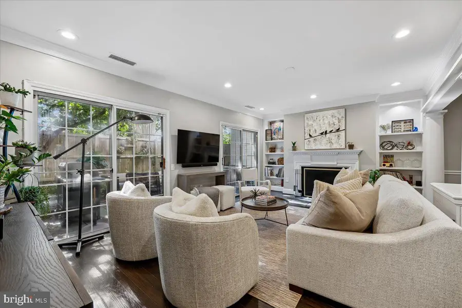3263 Sutton Pl Nw #c, Washington, DC 20016 - #3