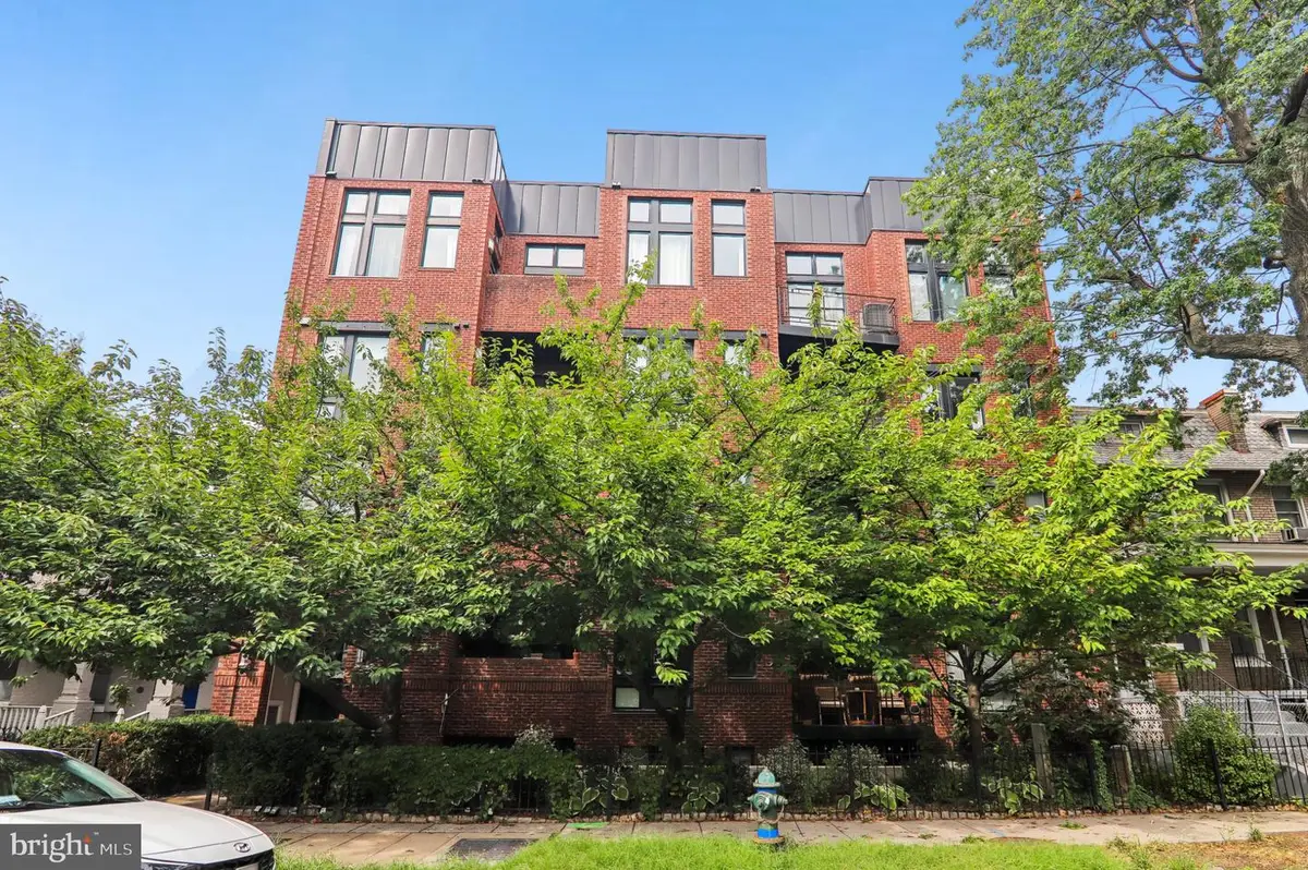 245 15th Se #301, Washington, DC 20003 - #1