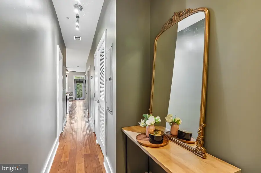 245 15th Se #301, Washington, DC 20003 - #3