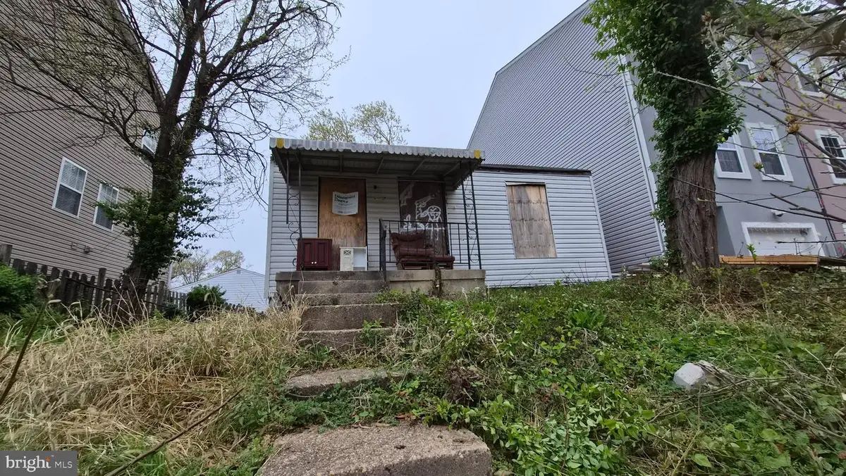 5304 E St Se, Washington, DC 20019 - #1
