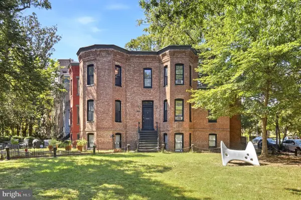 820 North Carolina Ave Se, WASHINGTON, DC 20003