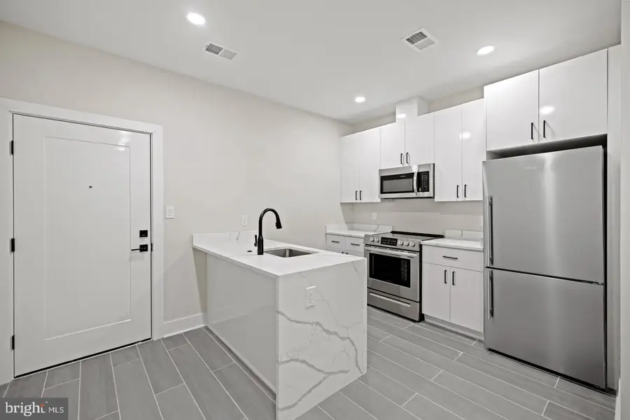 824 18th St Ne #002, Washington, DC 20002 - #3