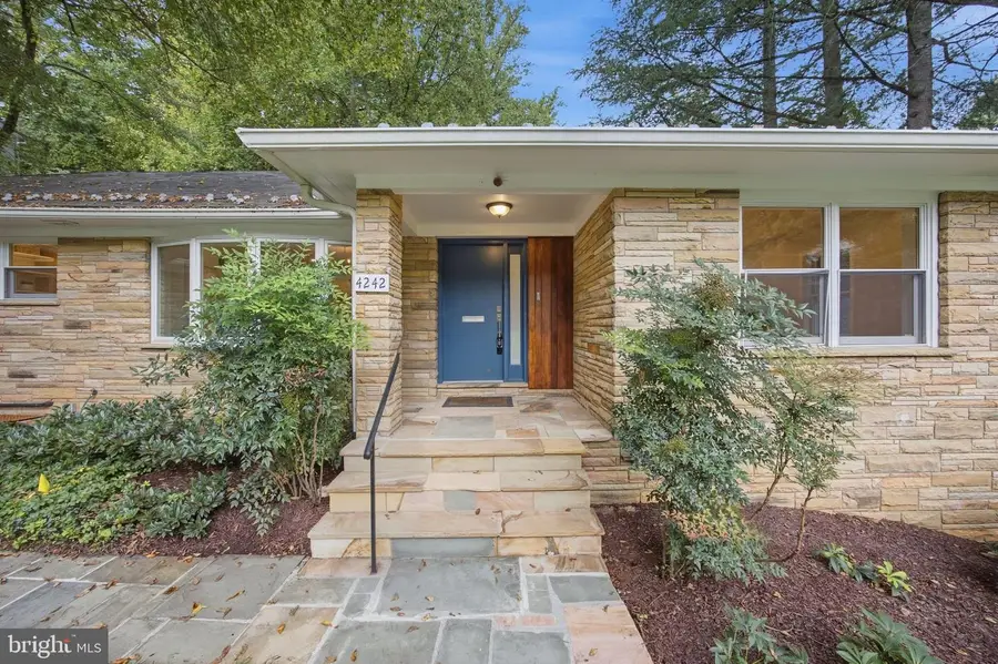 4242 Mathewson Dr Nw, Washington, DC 20011 - #2