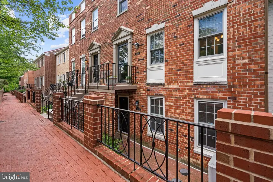 3231 Sutton Pl Nw #d, Washington, DC 20016 - #2
