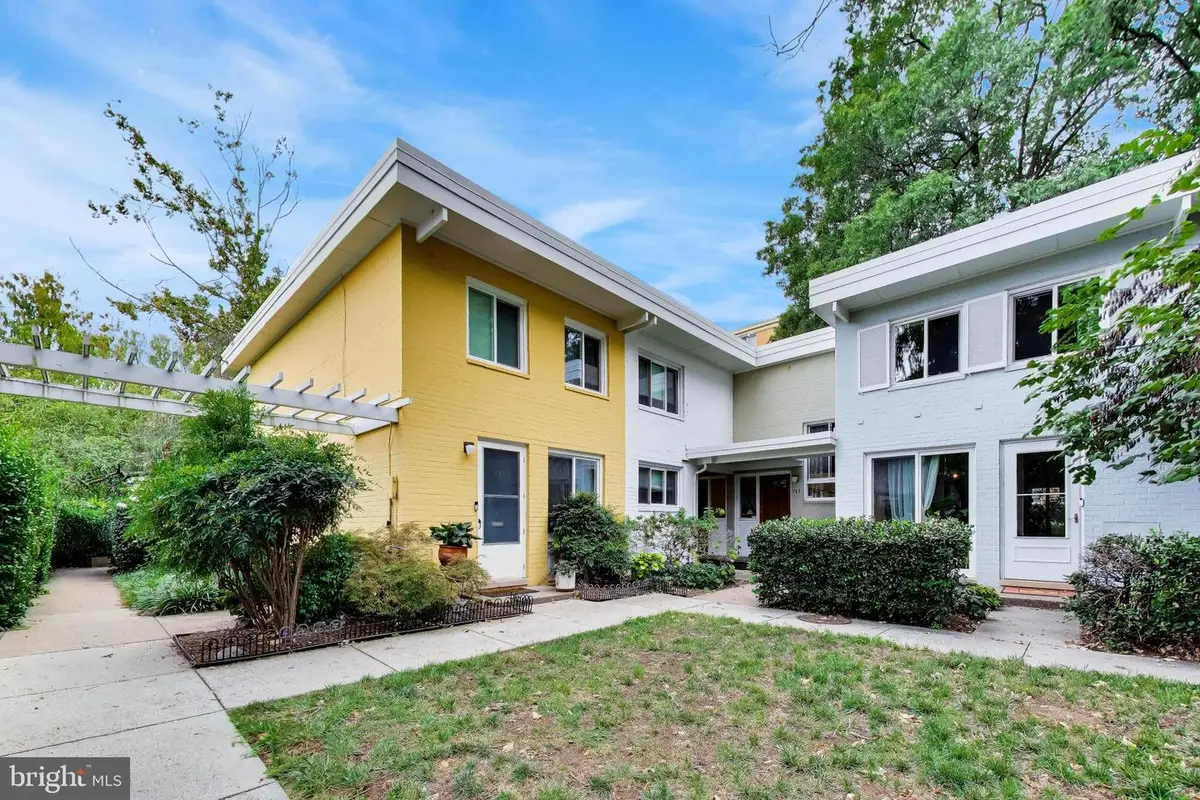 747 3rd St Sw #402, Washington, DC 20024 - #1