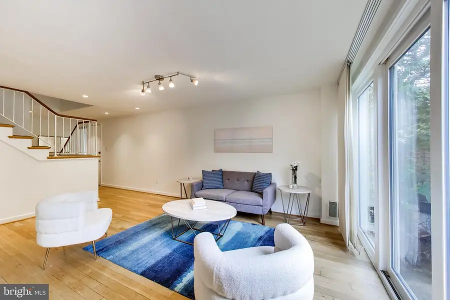 747 3rd St Sw #402, Washington, DC 20024 - #2
