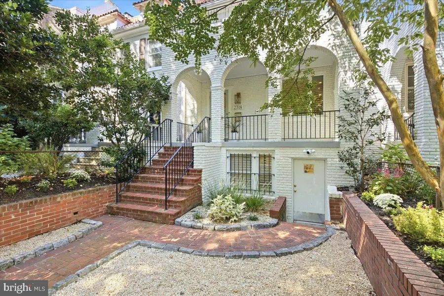 2318 Ashmead Pl Nw, Washington, DC 20009 - #2