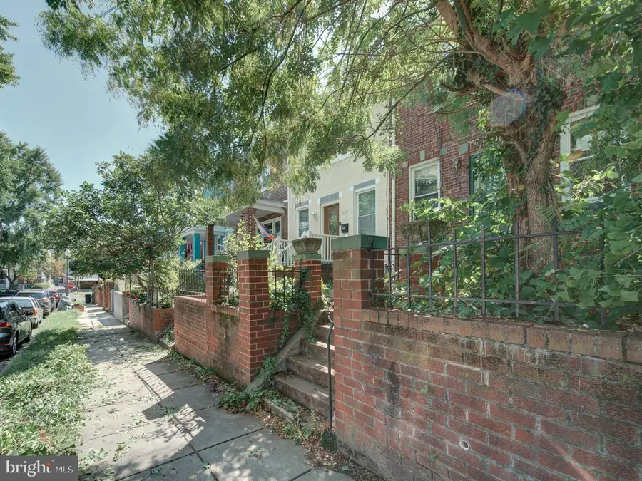 225 Cromwell Ter Ne, Washington, DC 20002 - #3