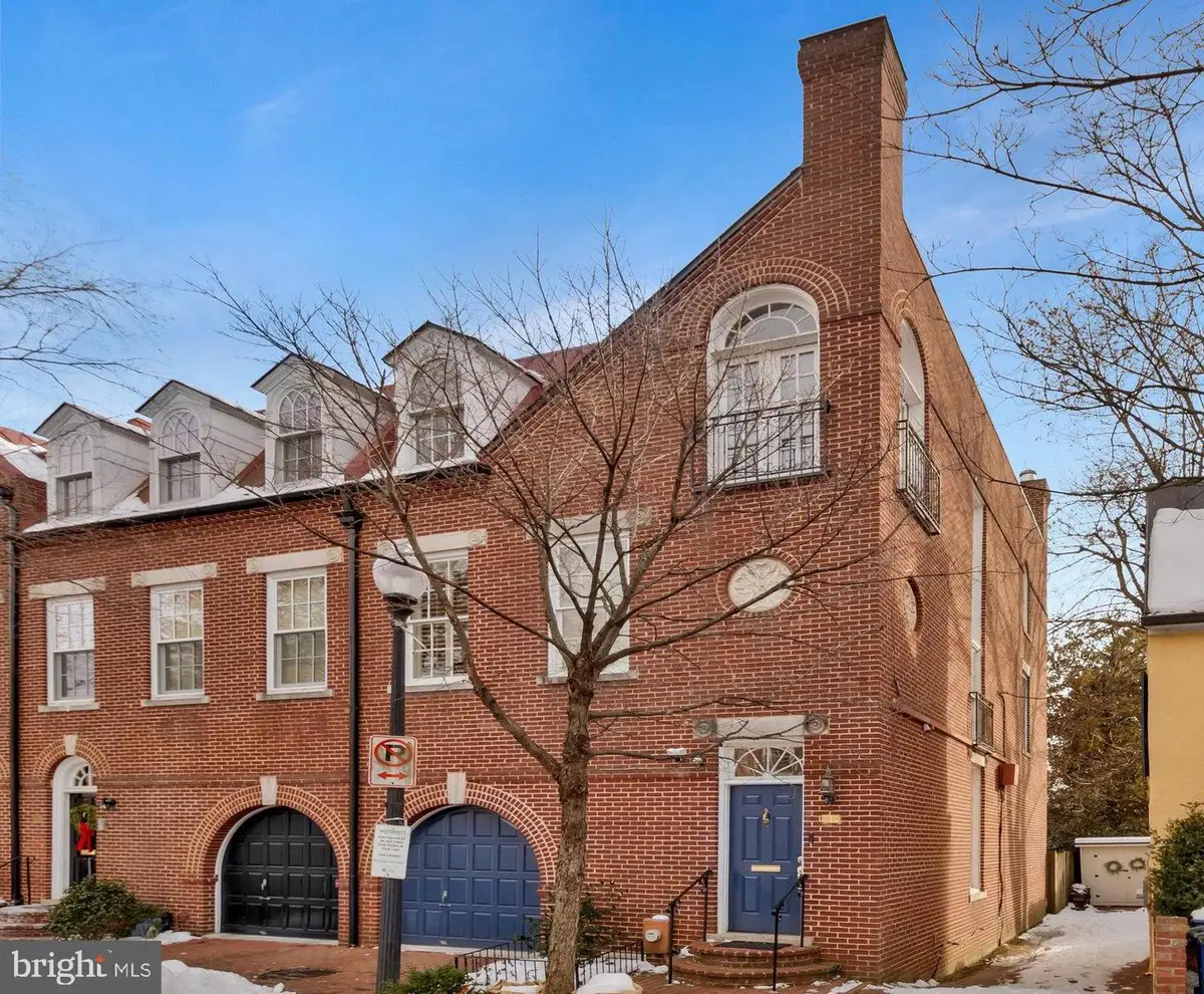 3230 Volta Pl Nw, Washington, DC 20007 - #1