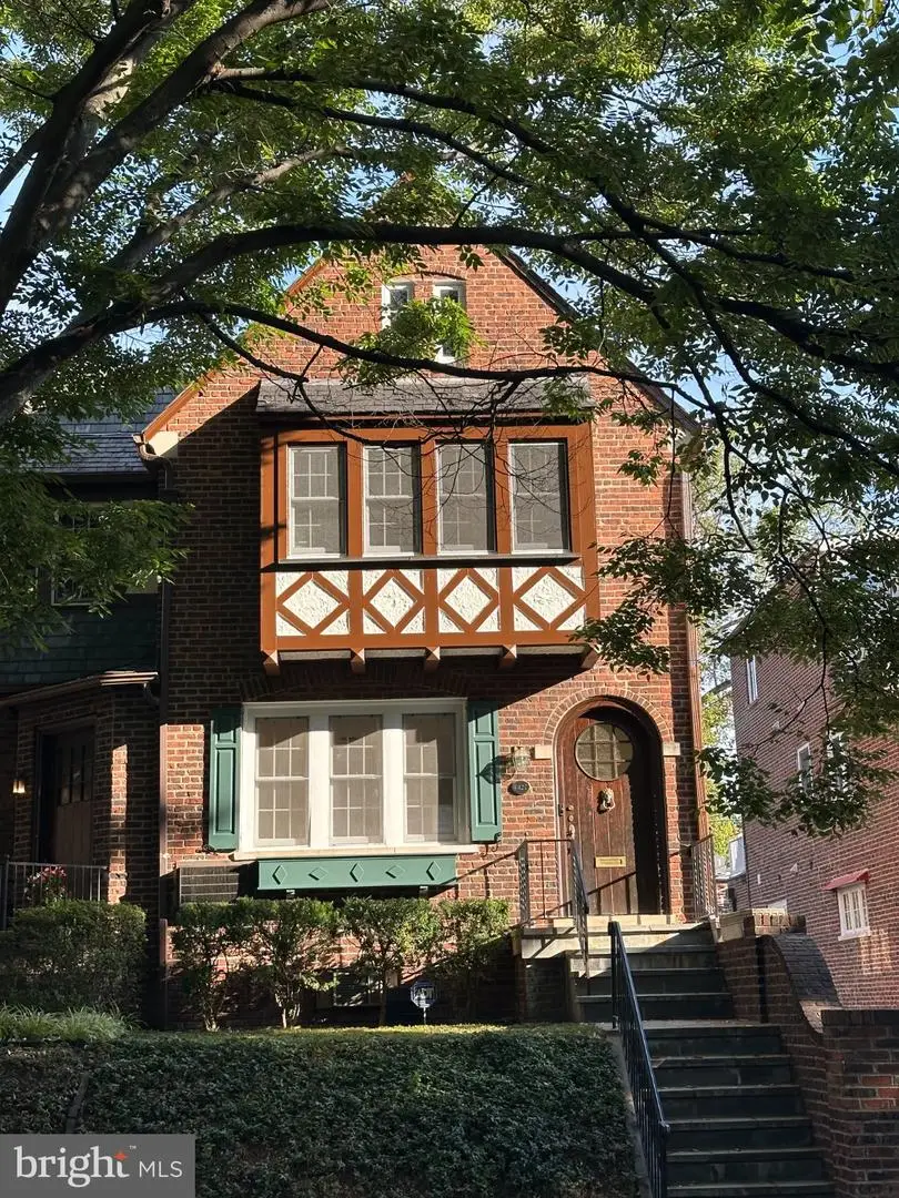 4427 Q St Nw, Washington, DC 20007 - #1