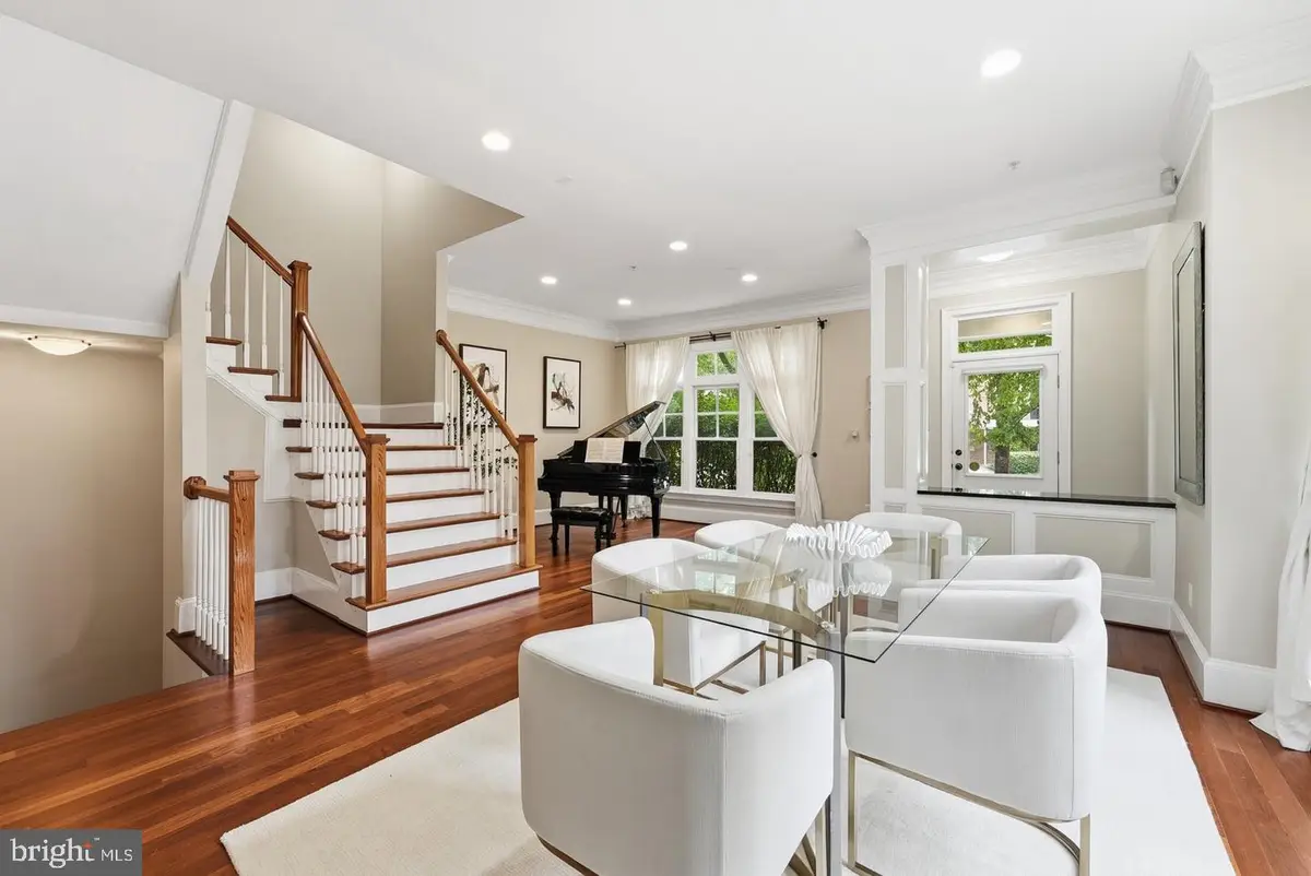 4462 Macarthur Blvd Nw, Washington, DC 20007 - #1