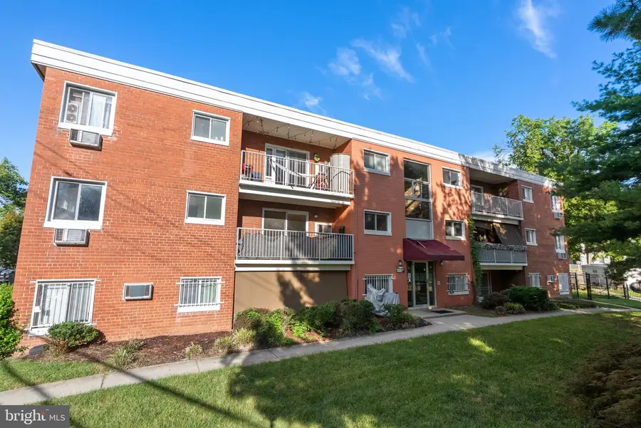1390 Bryant St Ne #201, Washington, DC 20018 - #2