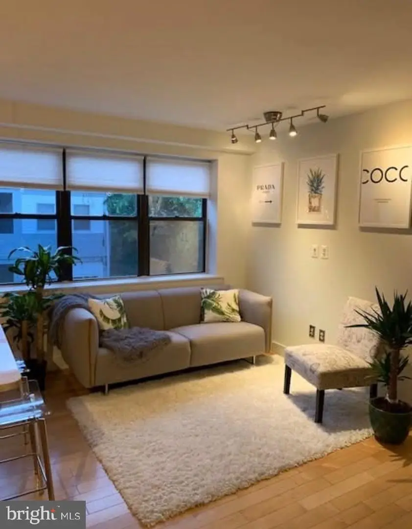 210 Oakwood St Se #204, Washington, DC 20032 - #1
