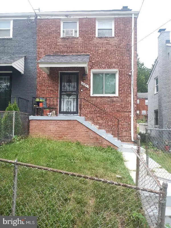 855 Adrian St Se, WASHINGTON, DC 20019