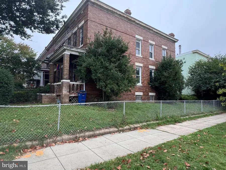 560 14th St Se, Washington, DC 20003 - #2