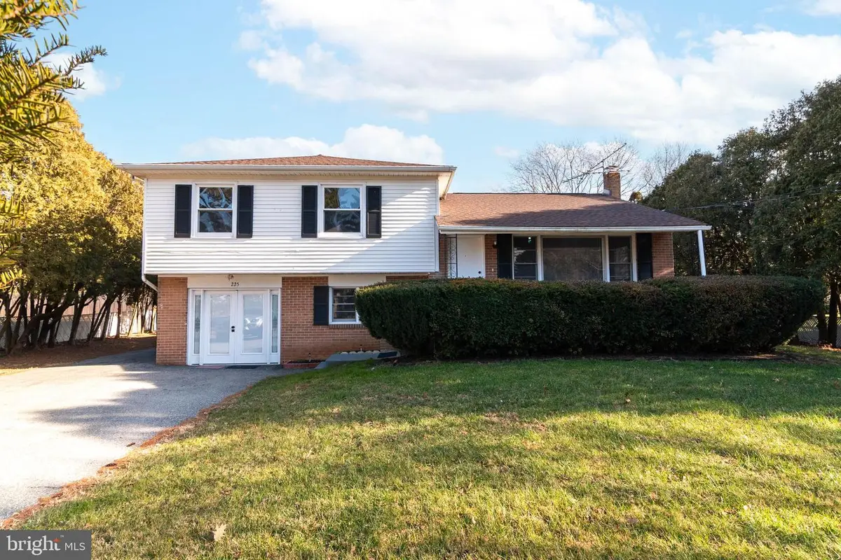 225 Sunnyside Rd, Smyrna, DE 19977 - Image #1