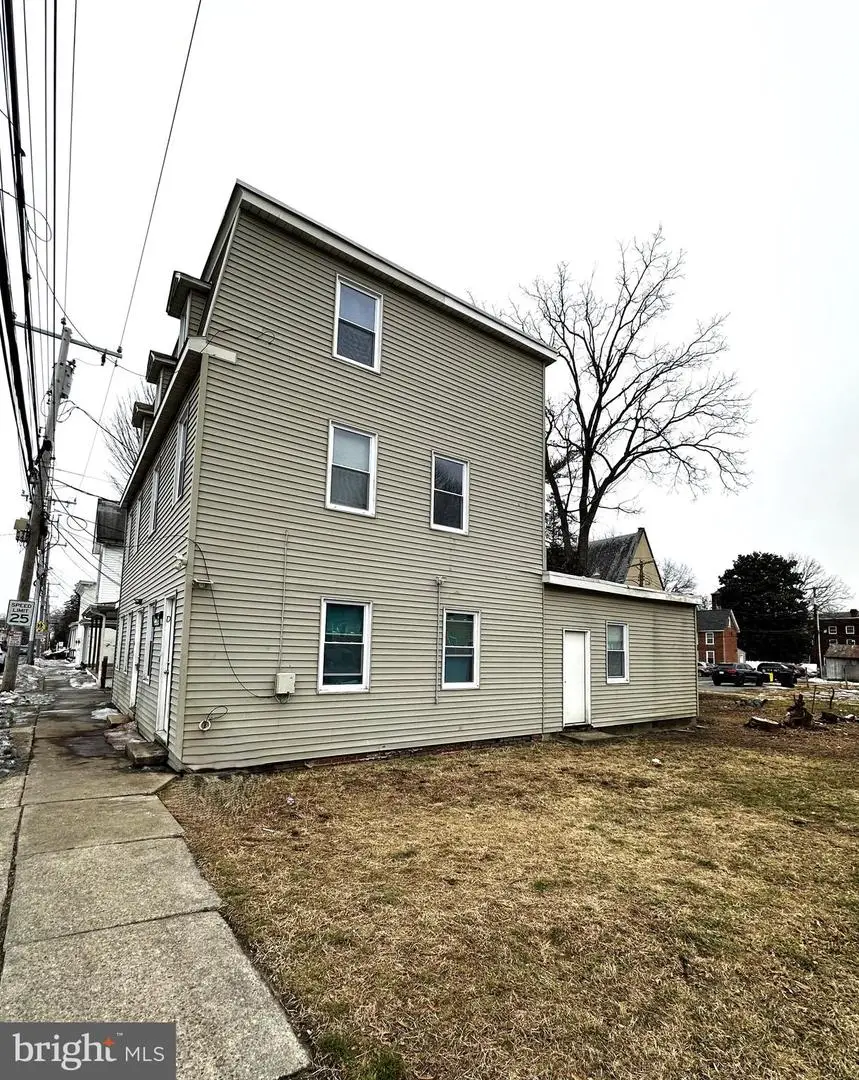 118 W Division St, Dover, DE 19901 - #2