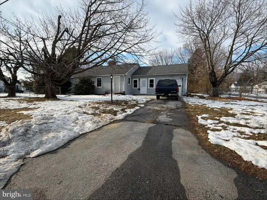 915 E Division St, Dover, DE 19901 - #2