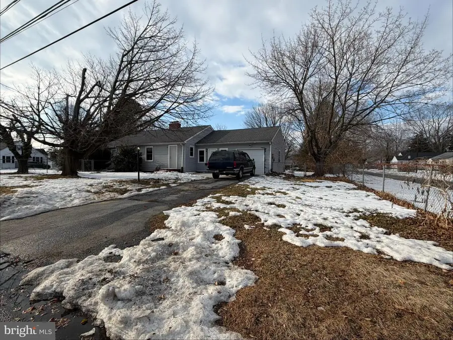 915 E Division St, Dover, DE 19901 - #3