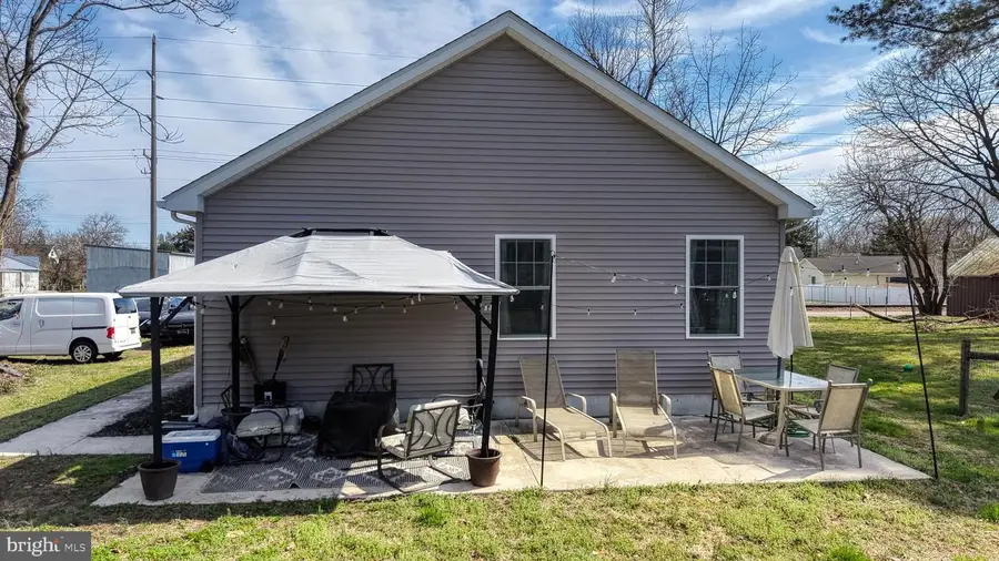 211 Railroad Ave, Harrington, DE 19952 - #2