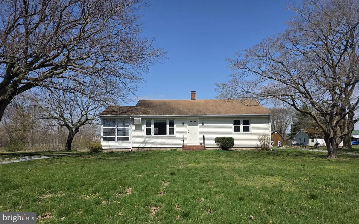 697 W Denneys Rd, Dover, DE 19904 - #1