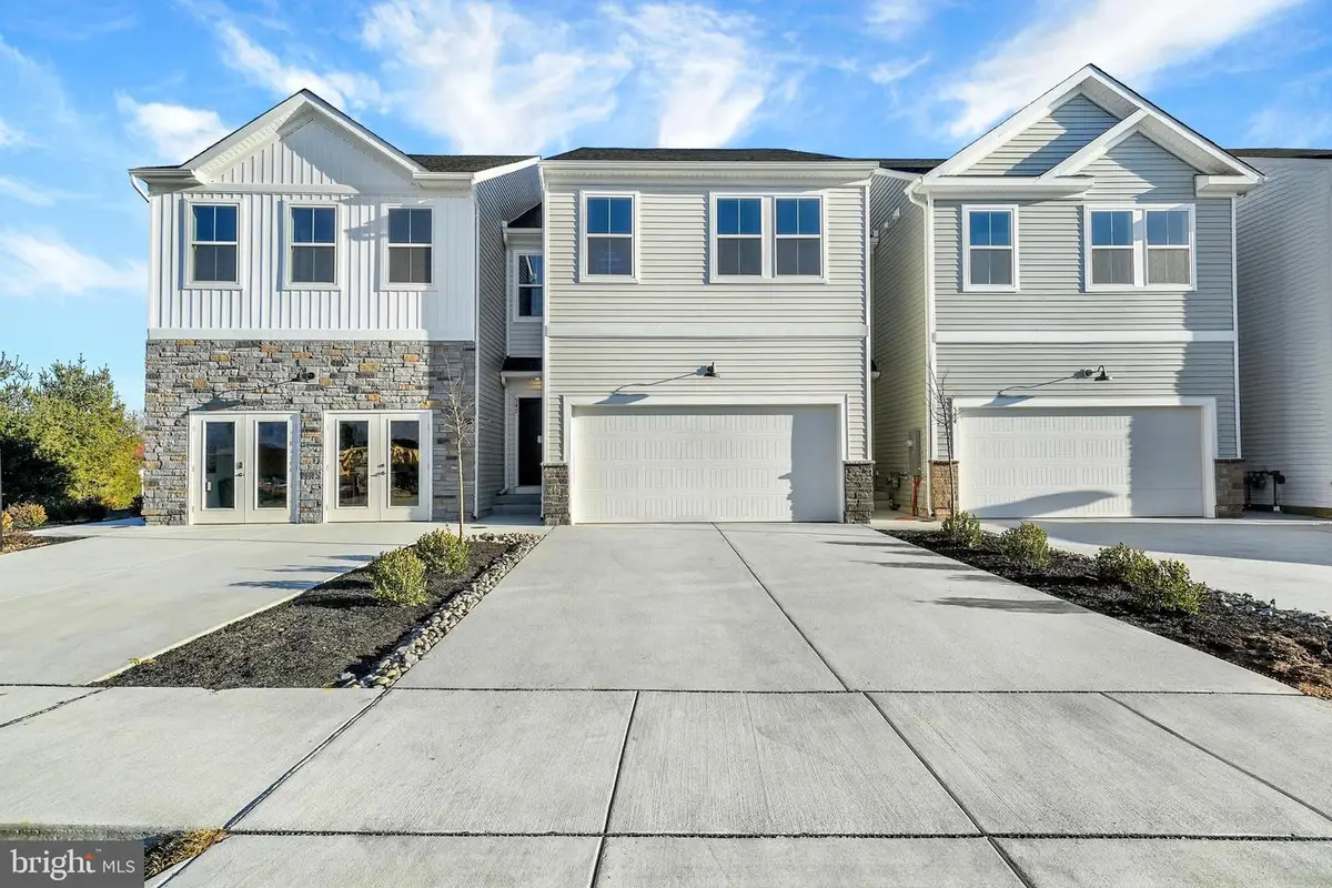 589 W North St, Smyrna, DE 19977 - #1