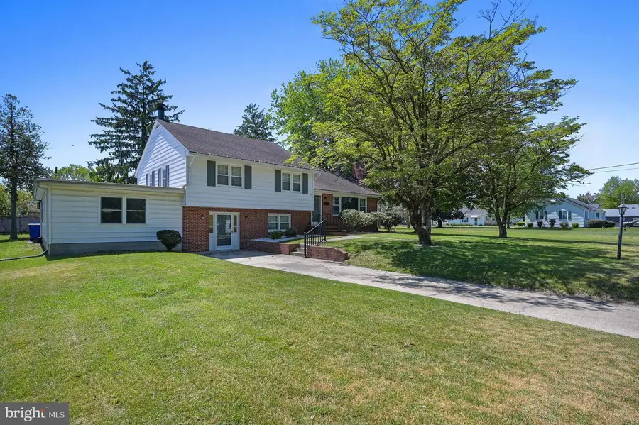 205 Simmons St, Harrington, DE 19952 - #2