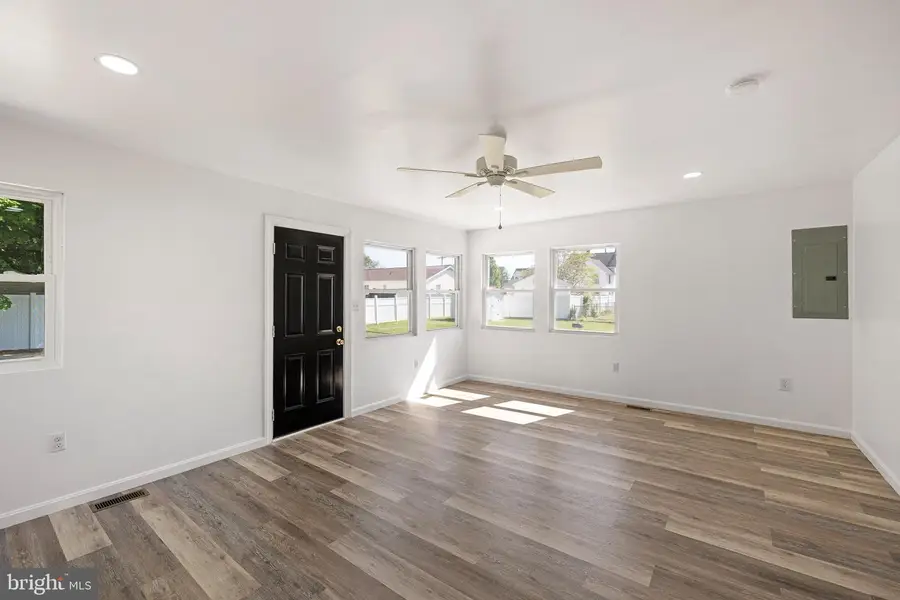 525 W Commerce St, Smyrna, DE 19977 - #2