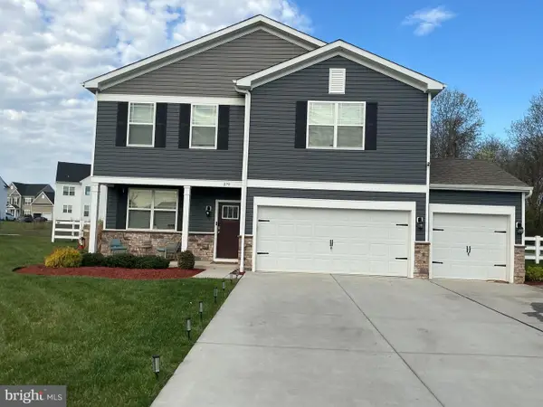 879 Red Maple Rd, SMYRNA, DE 19977