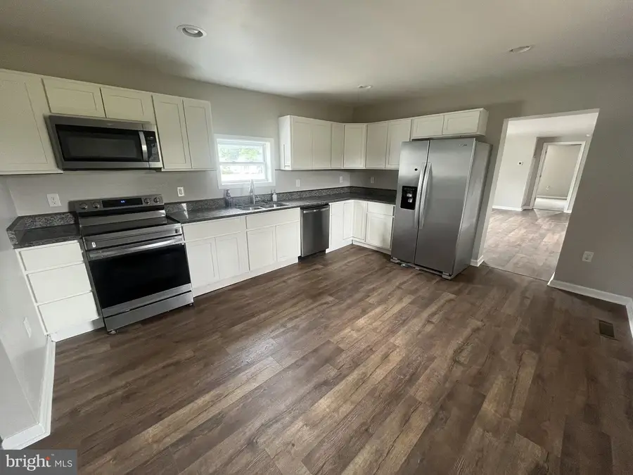 213 S West St, Harrington, DE 19952 - #3
