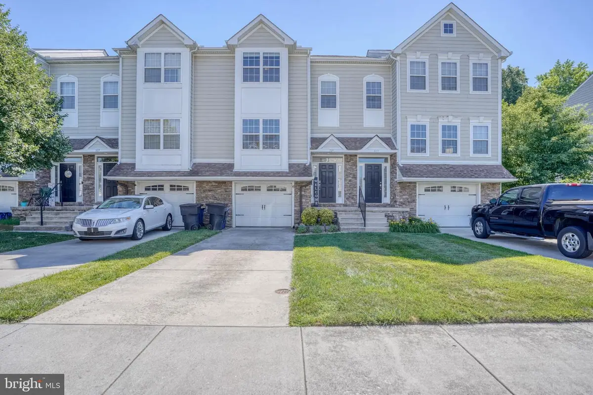 225 Thornton St, Dover, DE 19901 - #1