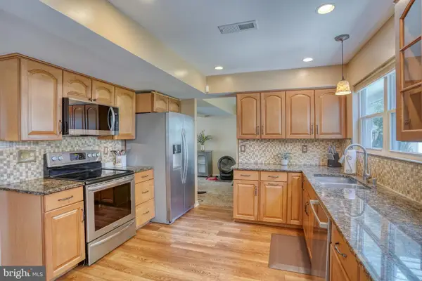 1275 N Farmview Dr, DOVER, DE 19904