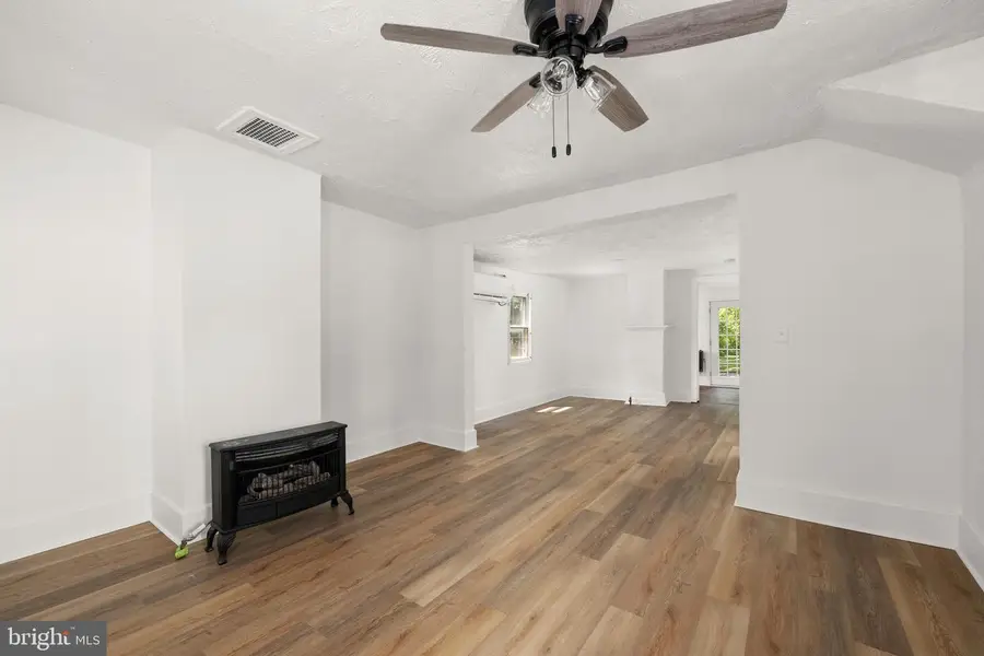 104 Wolcott St, Harrington, DE 19952 - #2