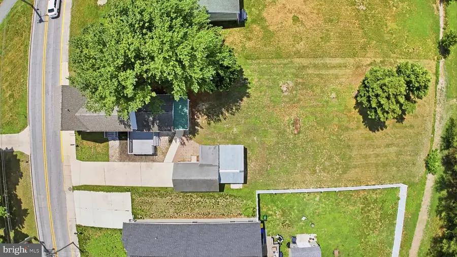 213 S West St, Harrington, DE 19952 - #3