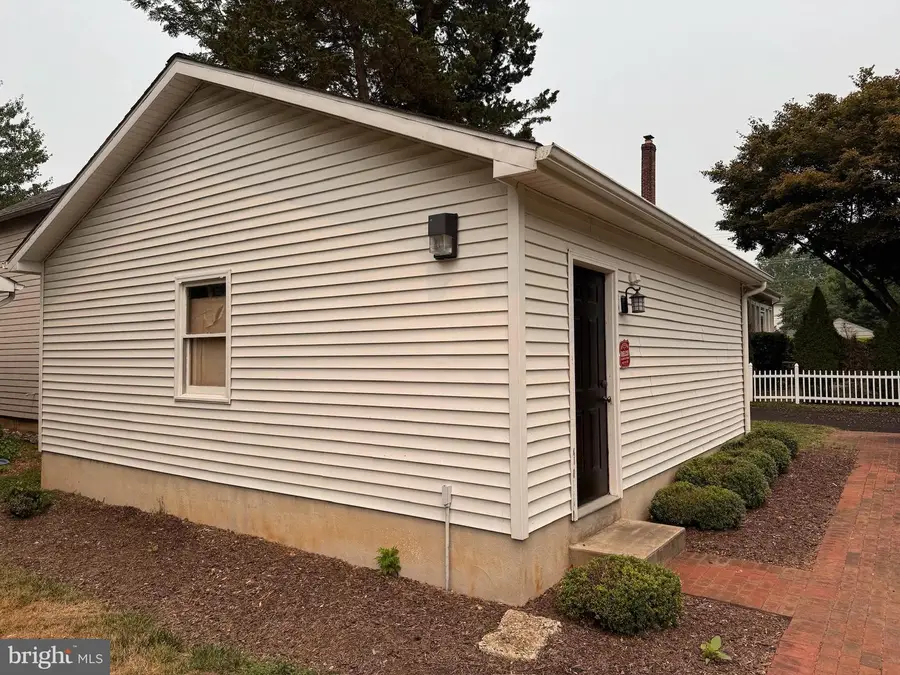 109 E Division St, Dover, DE 19901 - #3
