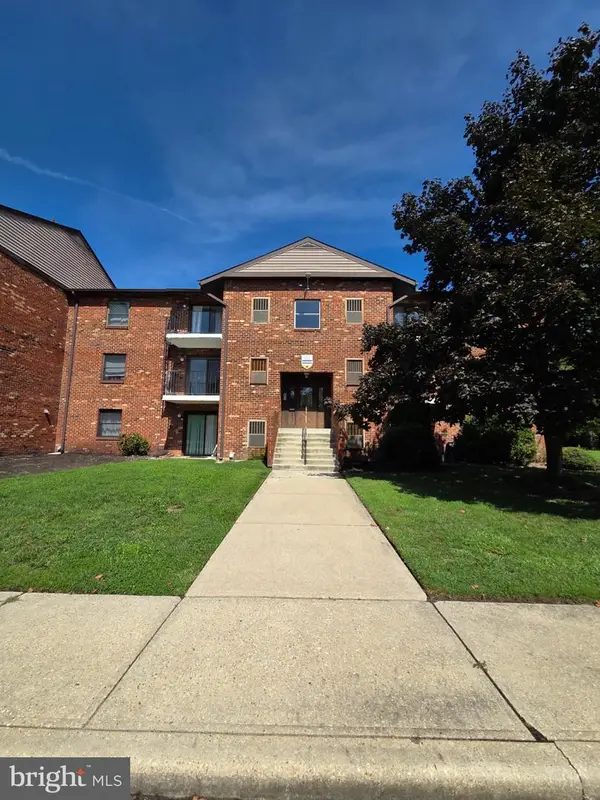 5 Chase Hall, DOVER, DE 19904