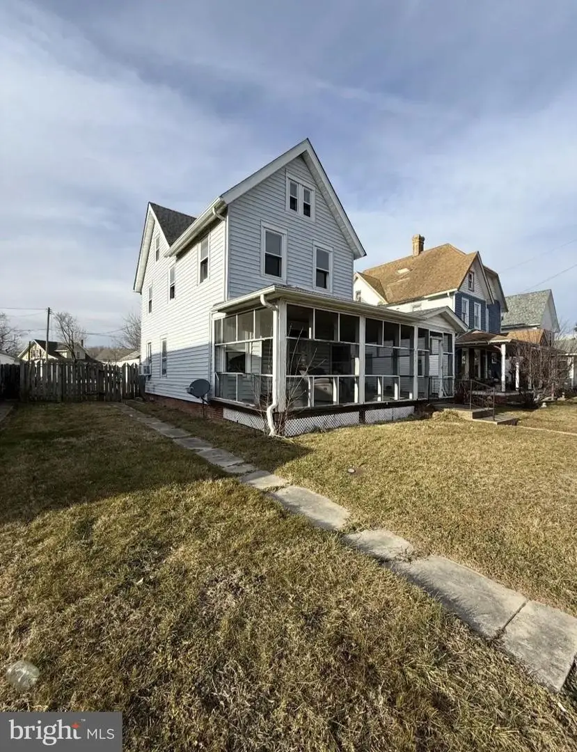 217 Commerce St, Harrington, DE 19952 - #1