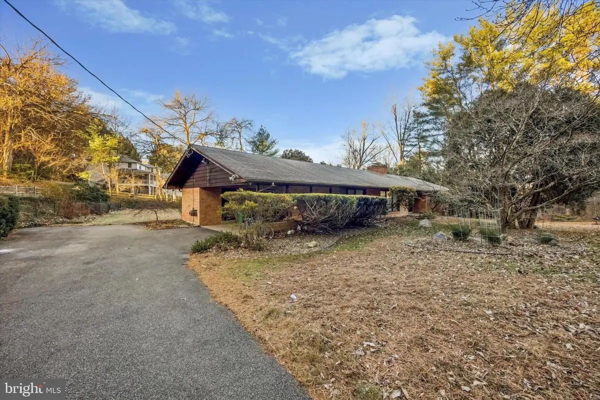 132 Osage Ln, Newark, DE 19711 - Image #1