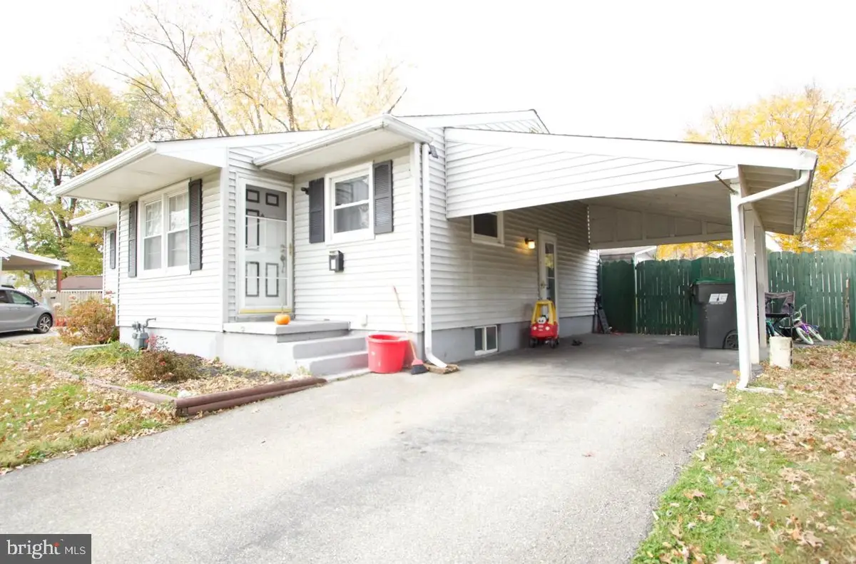 8 Vicar Ln, New Castle, DE 19720 - Image #1