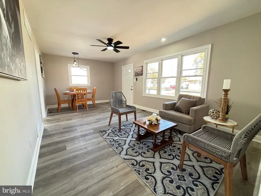 10 Holden Dr, New Castle, DE 19720 - Image #2