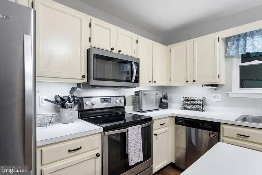 28 Woodcrest Ct, Newark, DE 19702 - Image #2