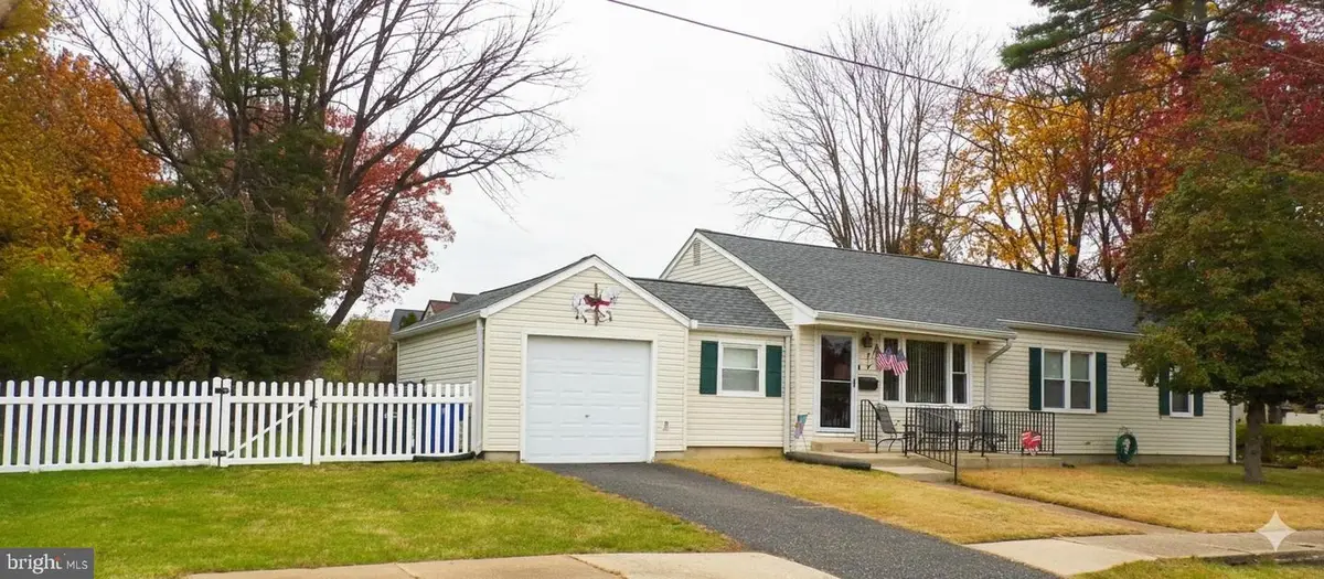 7 Median Dr, Wilmington, DE 19803 - Image #1