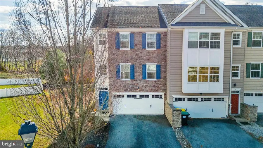 313 Latrobe Dr, Newark, DE 19702 - Image #2