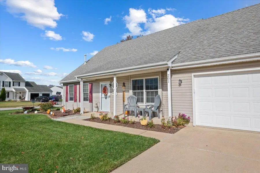 201 Dasher Ct, Bear, DE 19701 - Image #2