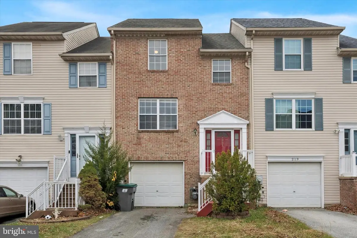 221 Bellwether Ct, Newark, DE 19702 - Image #1