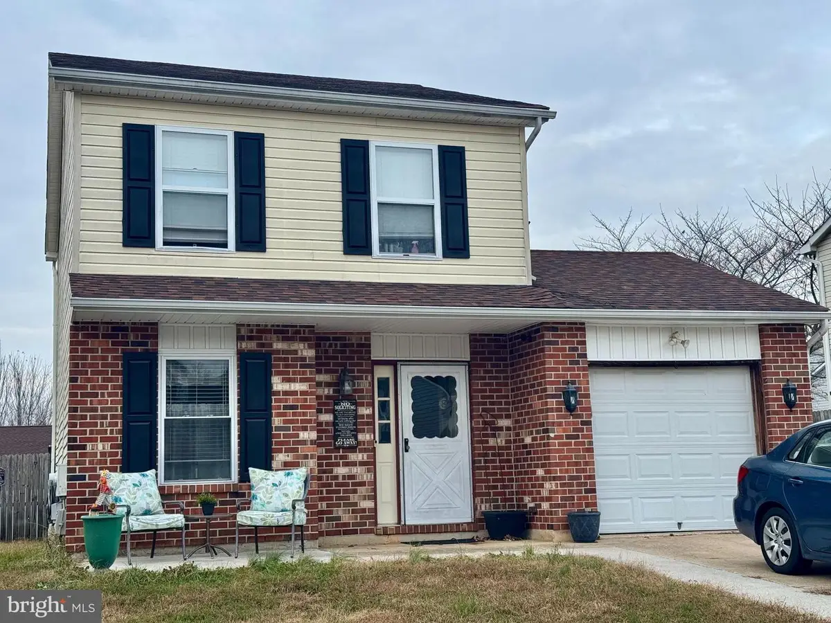 8 Honeysuckle Dr, Newark, DE 19702 - Image #1